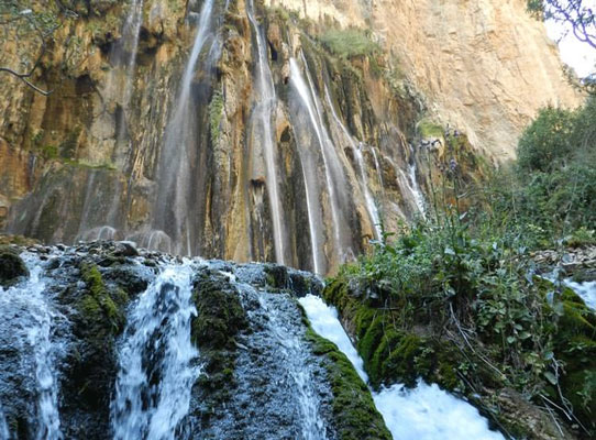 آبشار مارگون، بزرگ‌ترین و مرتفع‌ترین آبشار چشمه‌ای جهان